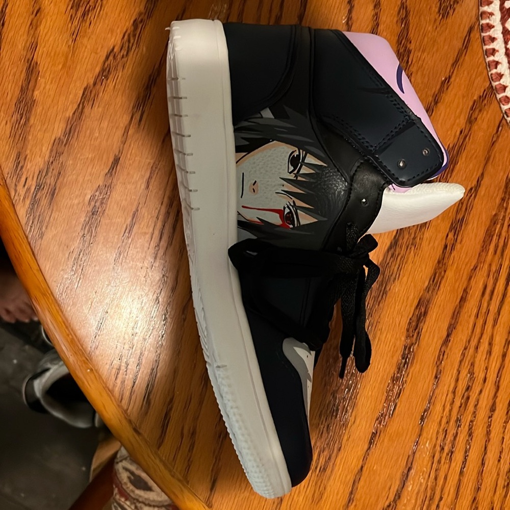 Sasuke men’s 8.5 shoes